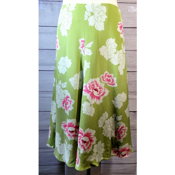 Banana Republic 100% Silk Women's Skirt Size 0 Floral Flowy Pastel Green Lined - Picture 1 of 14